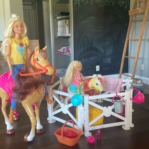 Barbie Hugs ‘N Horses Playset